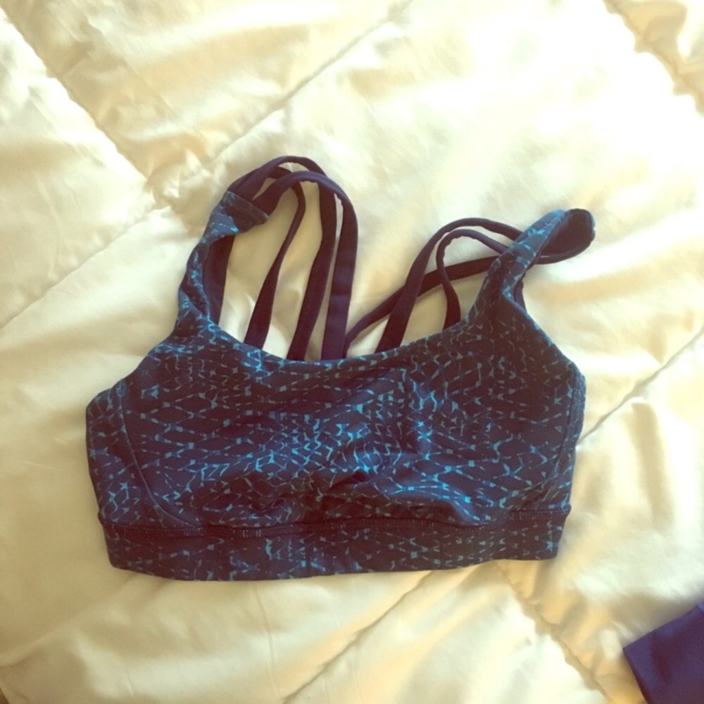 Lululemon sports bra